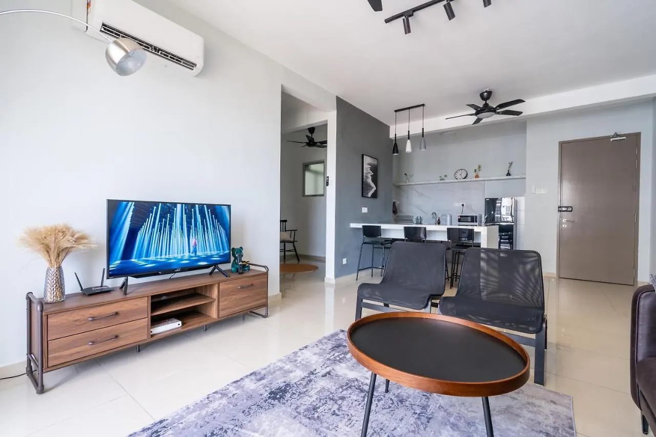 Cozy 3-Bedroom Condo With Pool 6 Pax - Semarak Kuala Lumpur