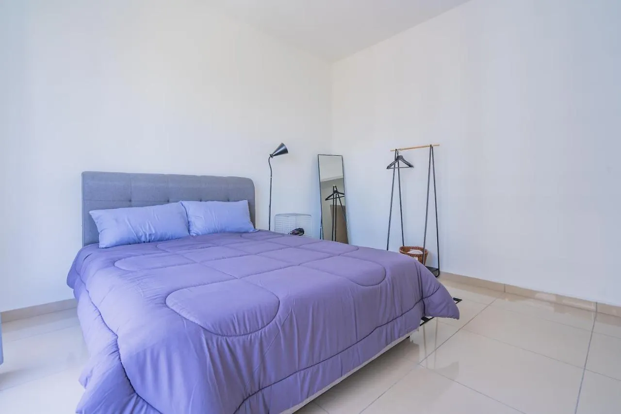 Cozy 3-Bedroom Condo With Pool 6 Pax - Semarak Kuala Lumpur 0*,