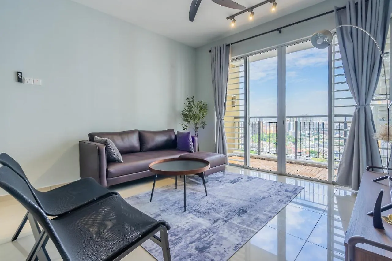 Cozy 3-Bedroom Condo With Pool 6 Pax - Semarak Kuala Lumpur