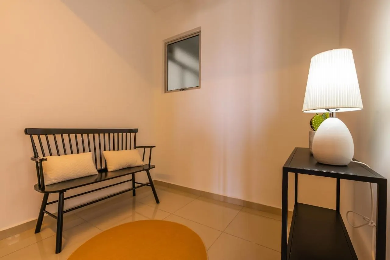 Cozy 3-Bedroom Condo With Pool 6 Pax - Semarak Kuala Lumpur